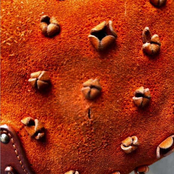 Louis Vuitton Onatah Fleurs GM suede hobo bag - Picture 11 of 14